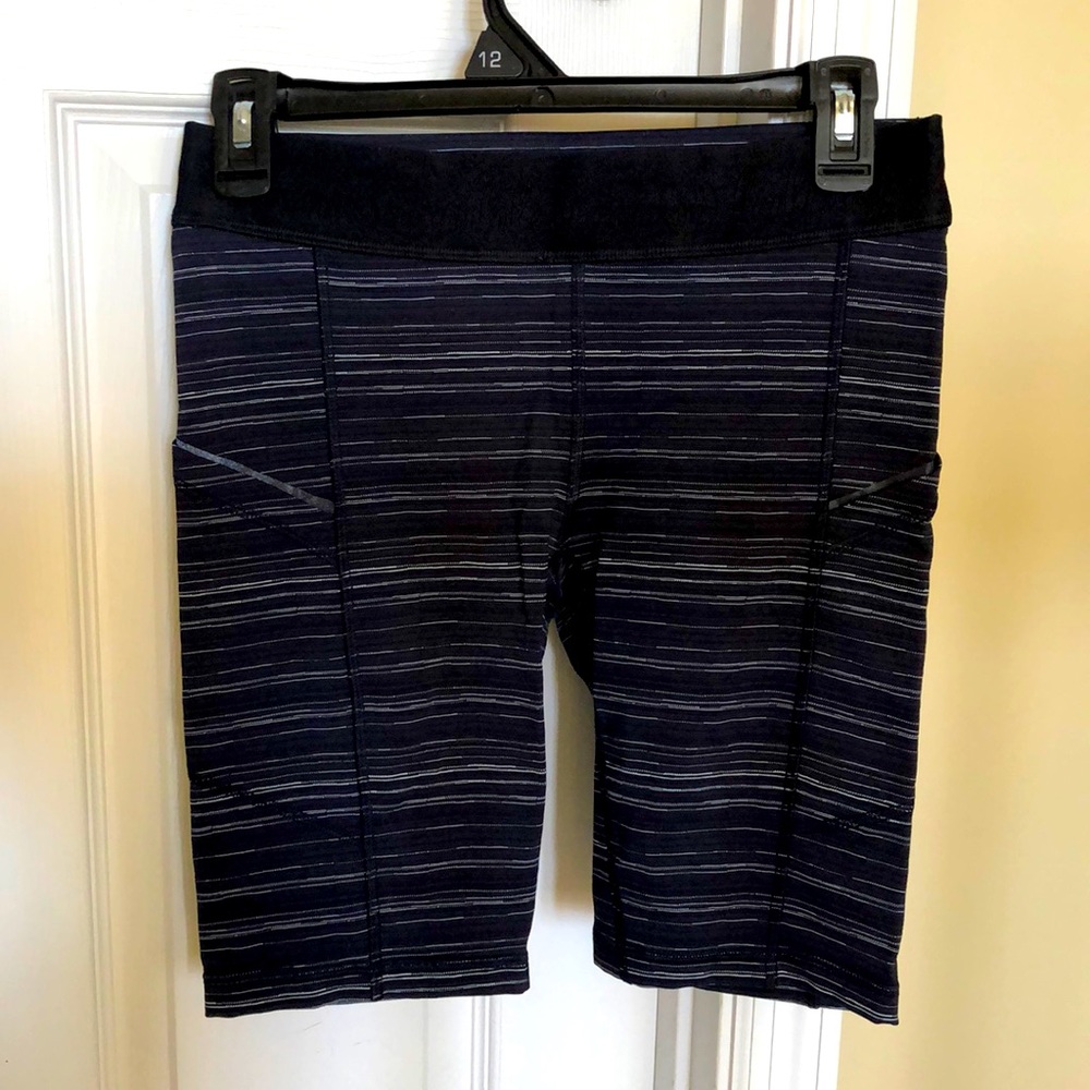 Lululemon run short with side pockets